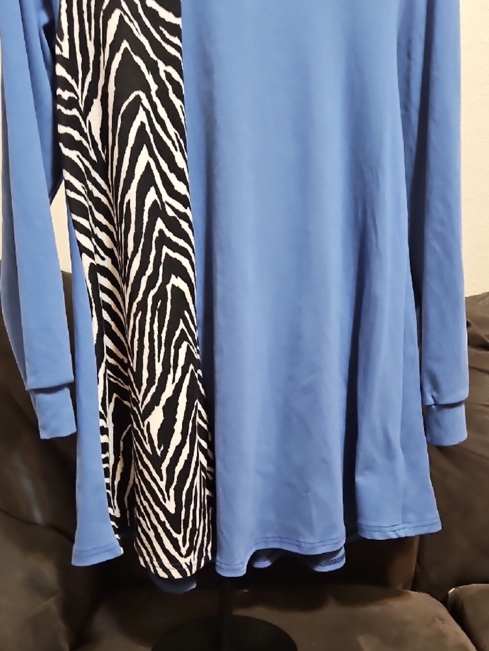 Blue Zebra-Panel Tunic Top - Women - Picture 3 of 6